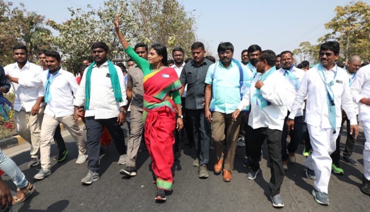 TeluguISM - YS Sharmila KCR