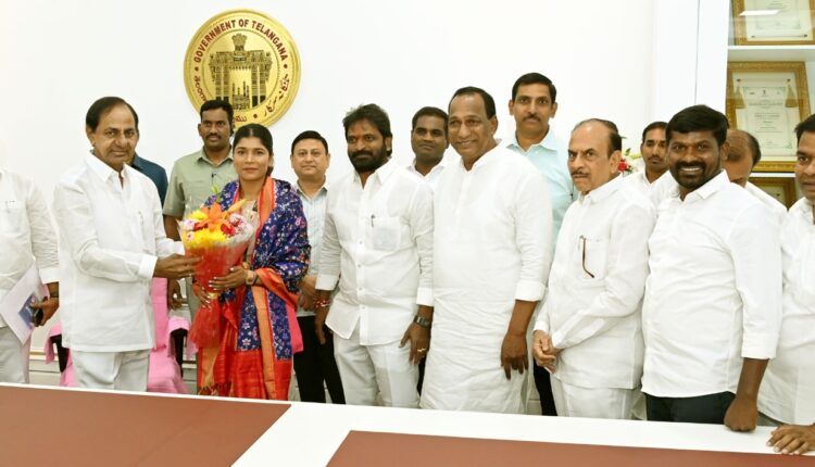 teluguism-KCR Nikhat Zareen