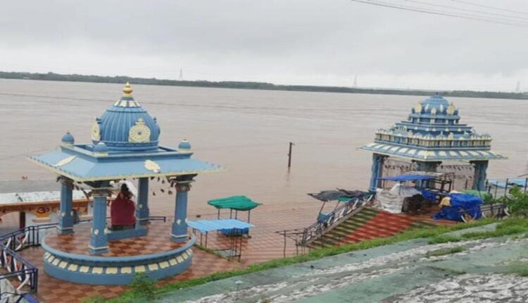 Teluguism-Godavari Water Flow