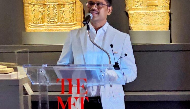 Teluguism-M Hari Krishna