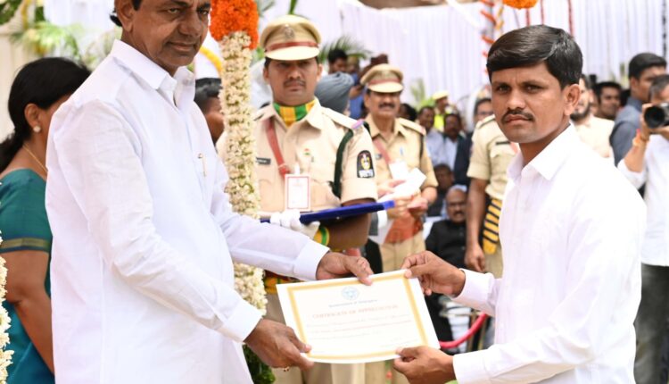 Teluguism-CM KCR Linemen
