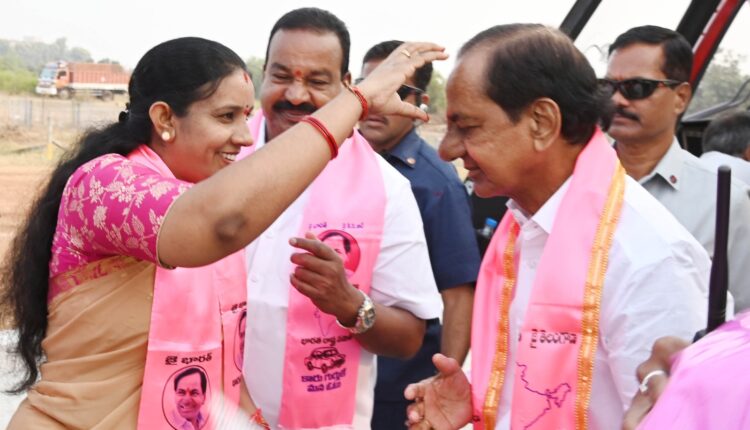 Teluguism-CM KCR Visit