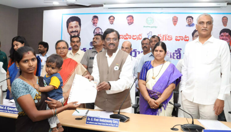 Teluguism - Minister Vivek