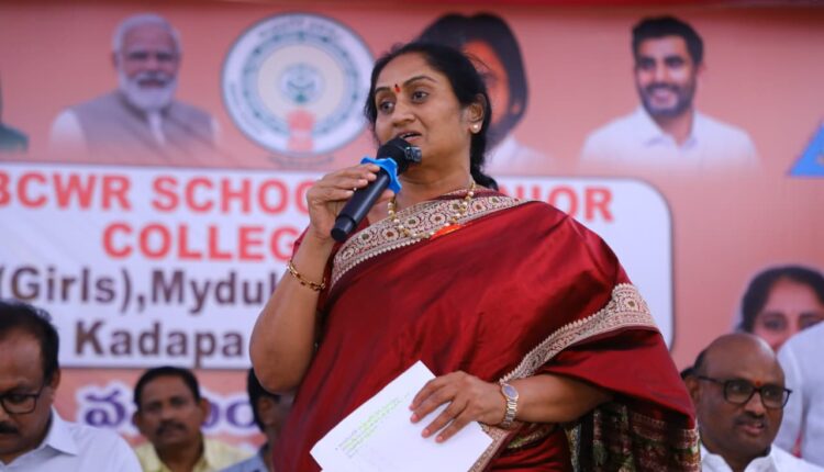 teluguism-MinisterSavitha